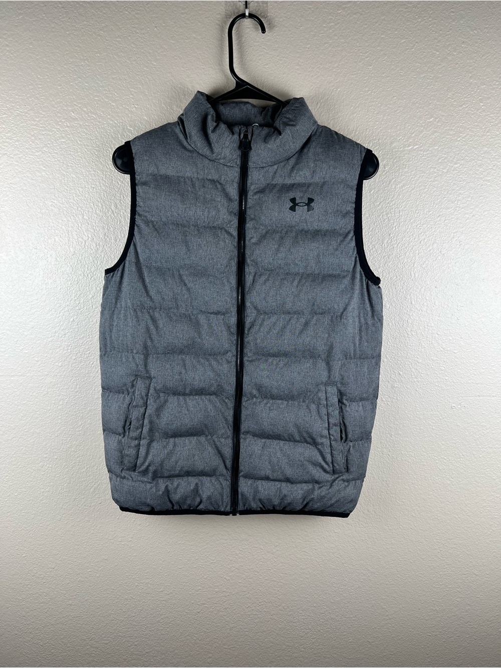 Under Armour Youth Large ColdGear Gray Puffer Vest